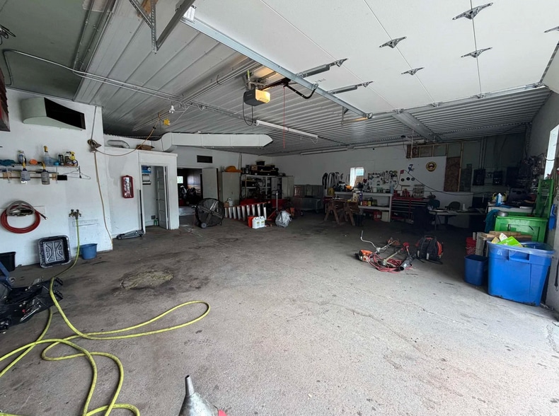 More Photos Of 2231 W Grand Ave, Wisconsin Rapids Auto Repair For Sale