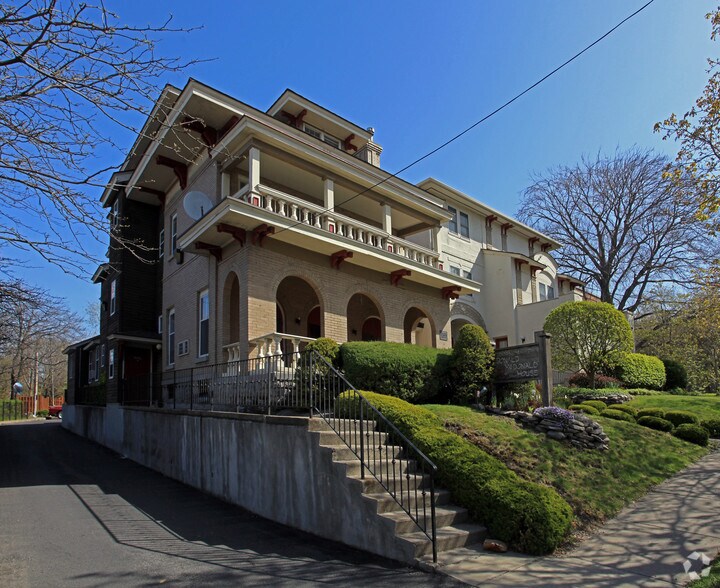 More Photos Of 1027-1029 E Genesee St, Syracuse Shelter For Sale