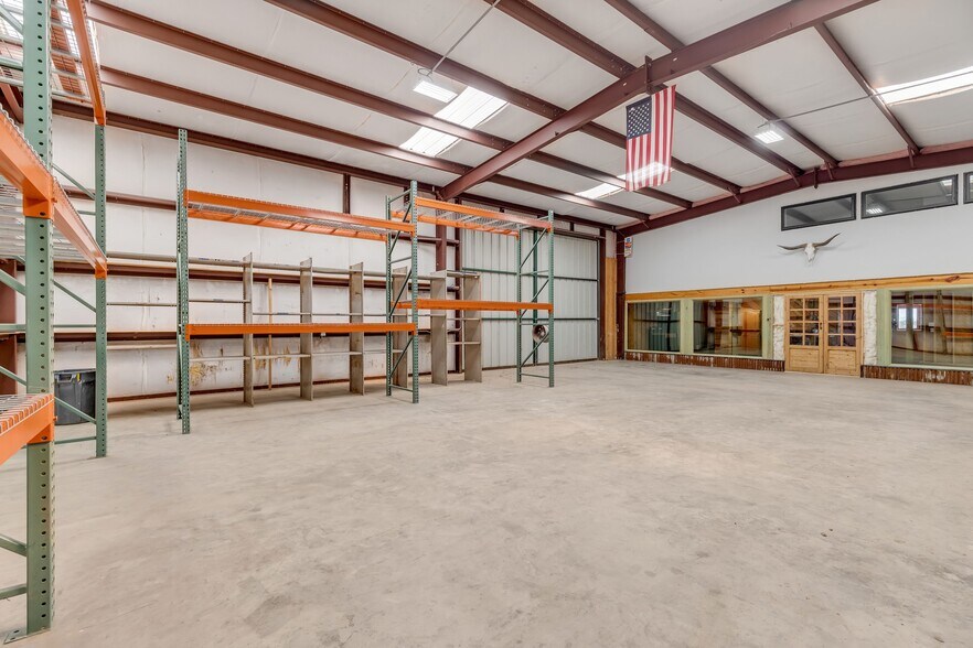 More Photos Of 1374 State Hwy 71, Bastrop Flex For Lease