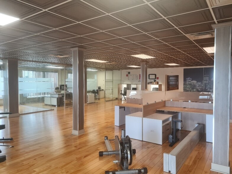 More Photos Of 6270-6290 Rue Périnault, Montréal Industrial For Sale