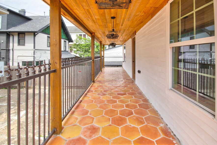 More Photos Of 239 Westheimer Rd, Houston Office Residential For Sale