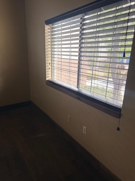 More Photos Of 970 Roberta Ln, Sparks Office For Lease