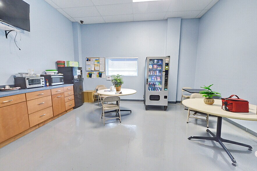 More Photos Of 705 S Easy St, Lecanto Industrial For Sale