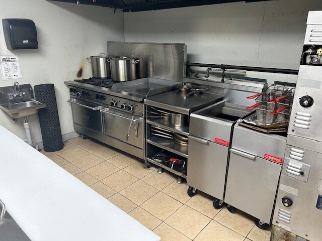 More Photos Of 7455 W Irving Park Rd, Chicago Freestanding For Sale