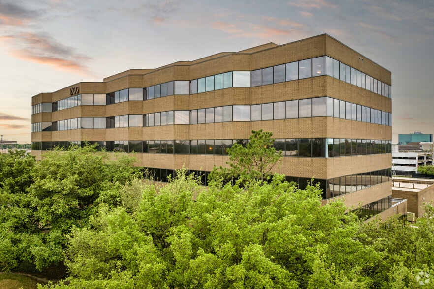 More Photos Of 2500 Wilcrest Dr, Houston Office For Lease