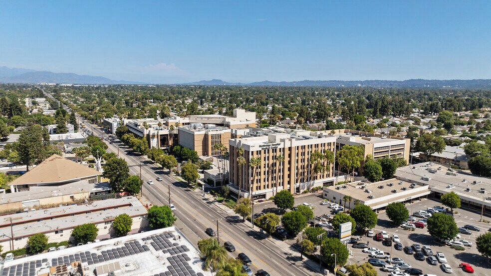 More Photos Of 8327-8333 Reseda Blvd, Northridge Medical For Sale