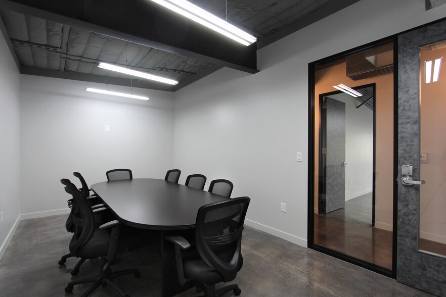 More Photos Of 535 W 20th St, Houston Office For Lease