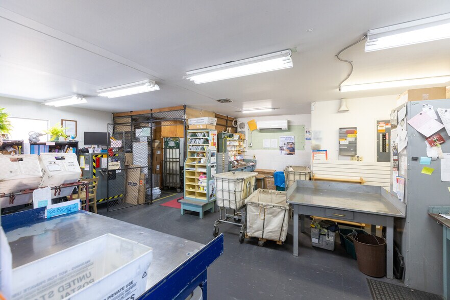 More Photos Of 96 N Main St, Dufur Post Office For Sale