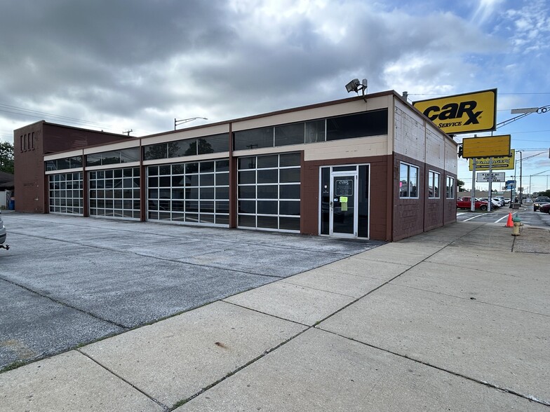 Primary Photo Of 7247 Indianapolis blvd, Hammond Auto Repair For Sale