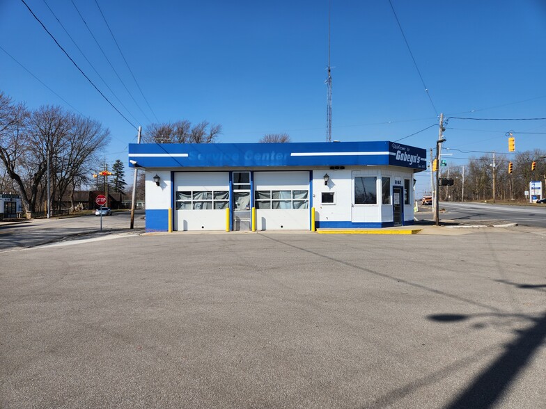 Primary Photo Of 6162 Dixie Hwy, Bridgeport Service Station For Sale