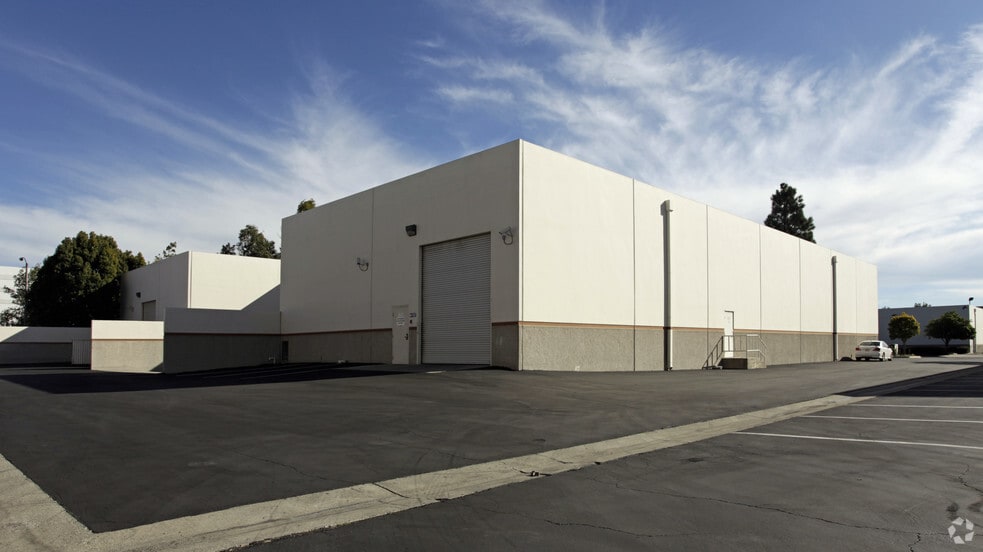 More Photos Of 4581 E Brickell Privado St, Ontario Warehouse For Lease