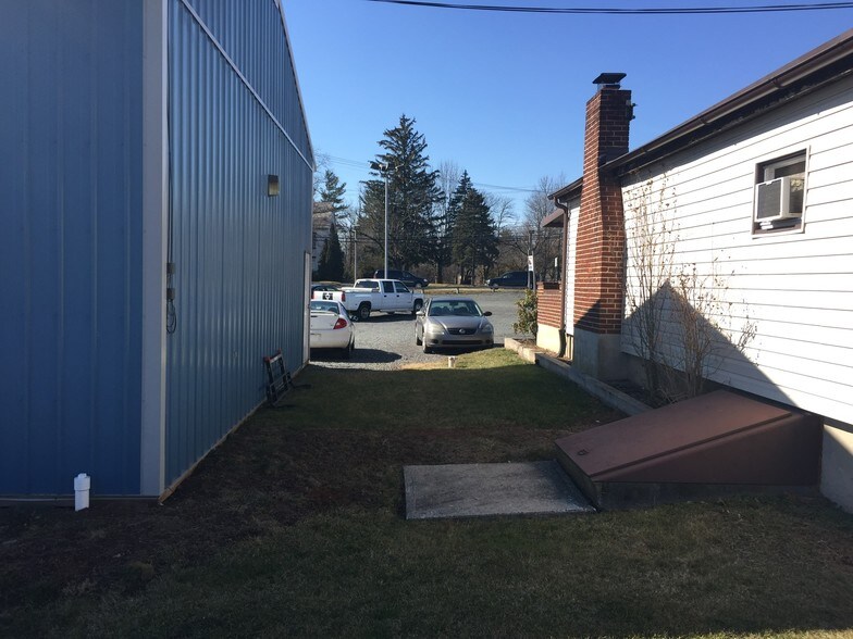 More Photos Of 1499 E Philadelphia Ave, Gilbertsville Storefront Retail Residential For Sale