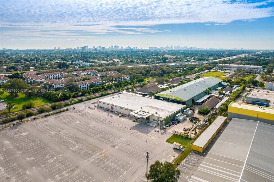 More Photos Of 1954 N 30th Rd, Hollywood Office For Lease