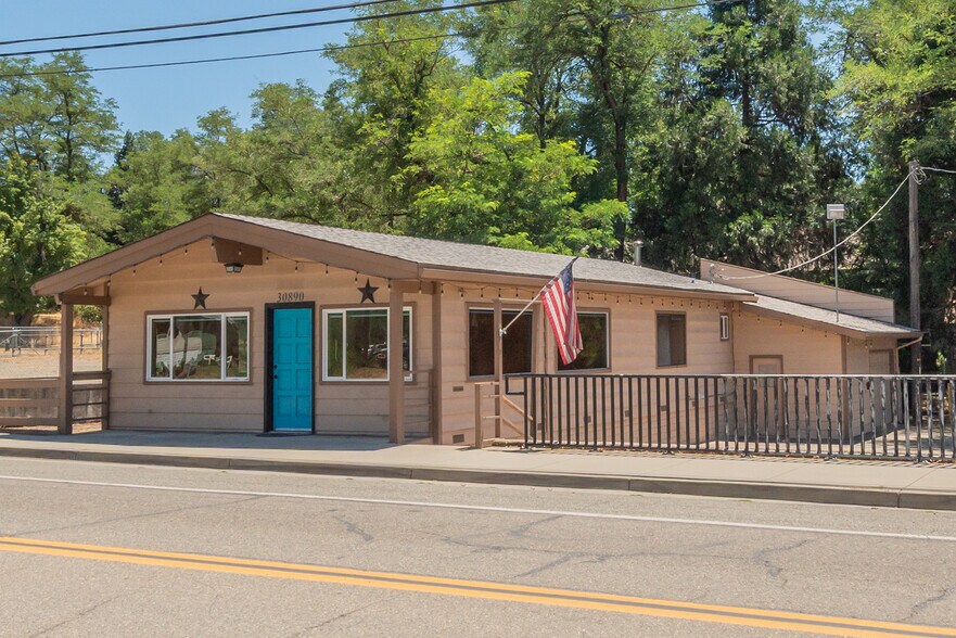 More Photos Of 30890 CA-3, Weaverville Office For Sale