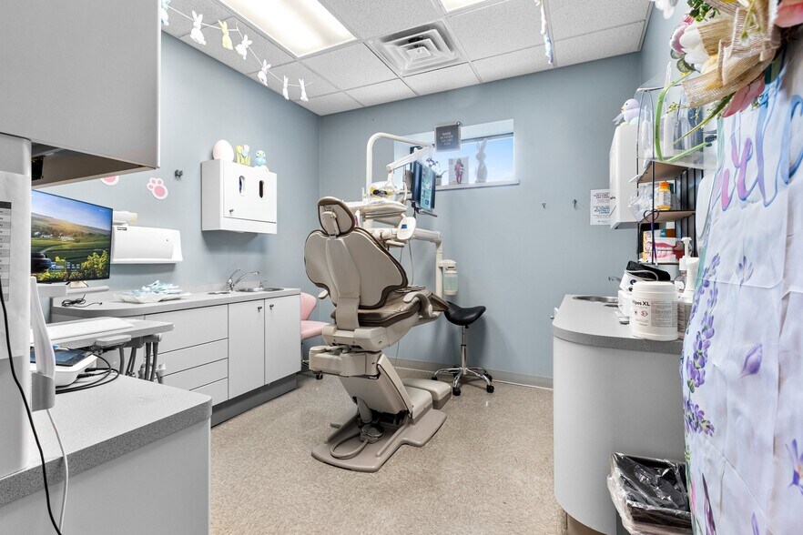 More Photos Of 445 S Adams St, Green Bay Office For Lease