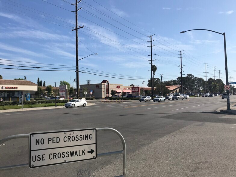 More Photos Of 1149-1163 N Tustin St, Orange General Retail For Lease
