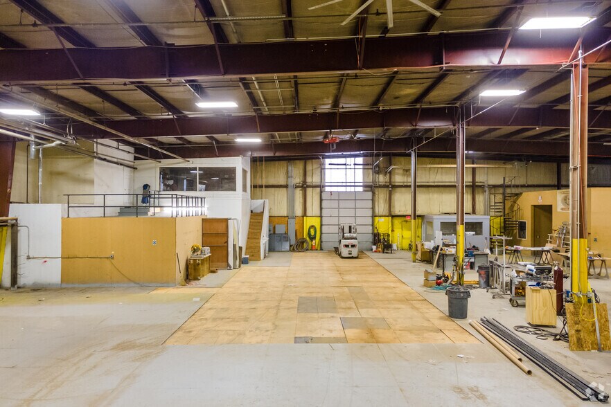 More Photos Of 22-24 Riverview Dr, Marlboro Warehouse For Lease