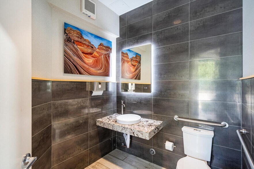 More Photos Of 3305 SW 37th Ave, Miami Office For Sale