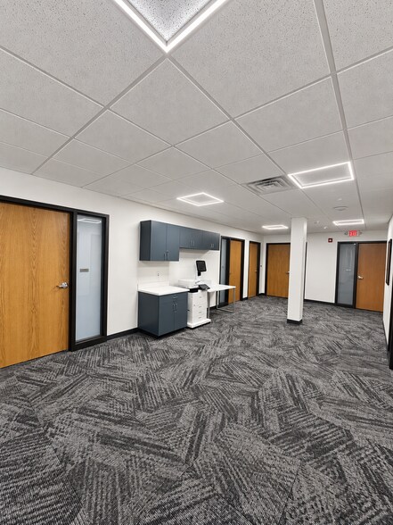 More Photos Of 310 Ohio St, Oshkosh Office For Sale