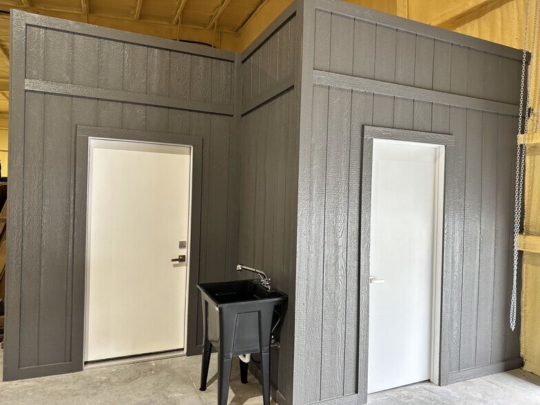 More Photos Of 606 Mill Run, Kerrville Warehouse For Lease