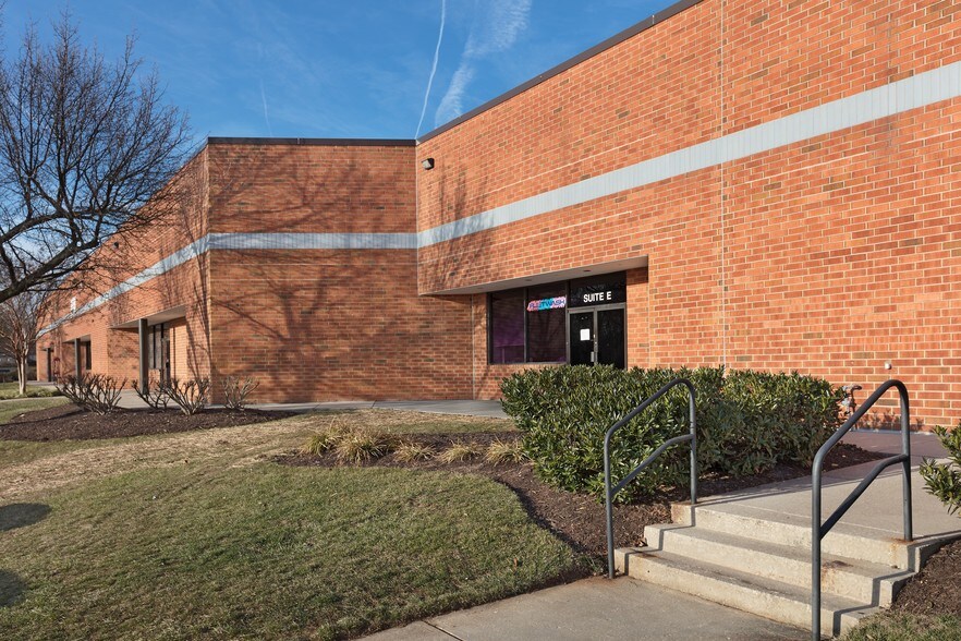 More Photos Of 7476 New Ridge Rd, Hanover Light Distribution For Lease