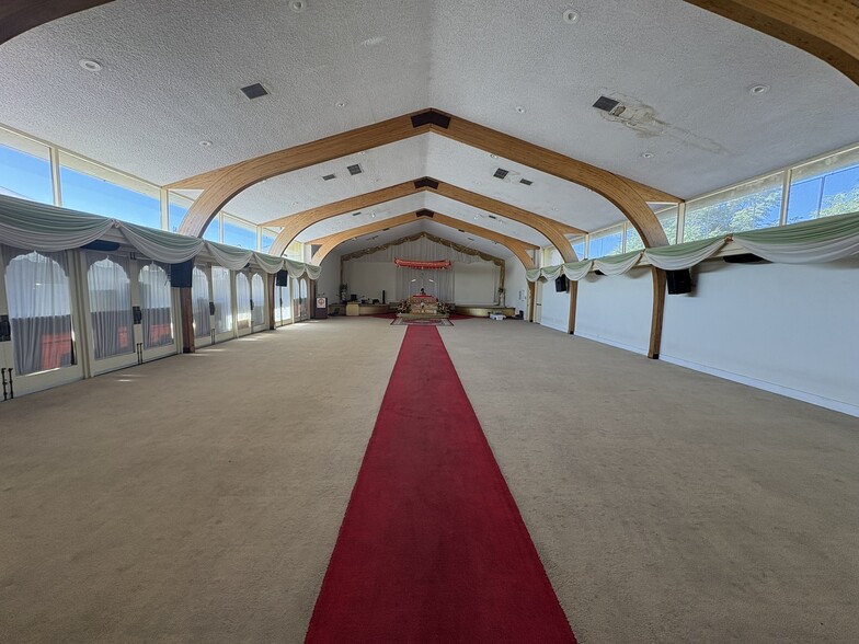 More Photos Of 9989 Laurel Canyon Blvd, Pacoima Religious Facility For Sale