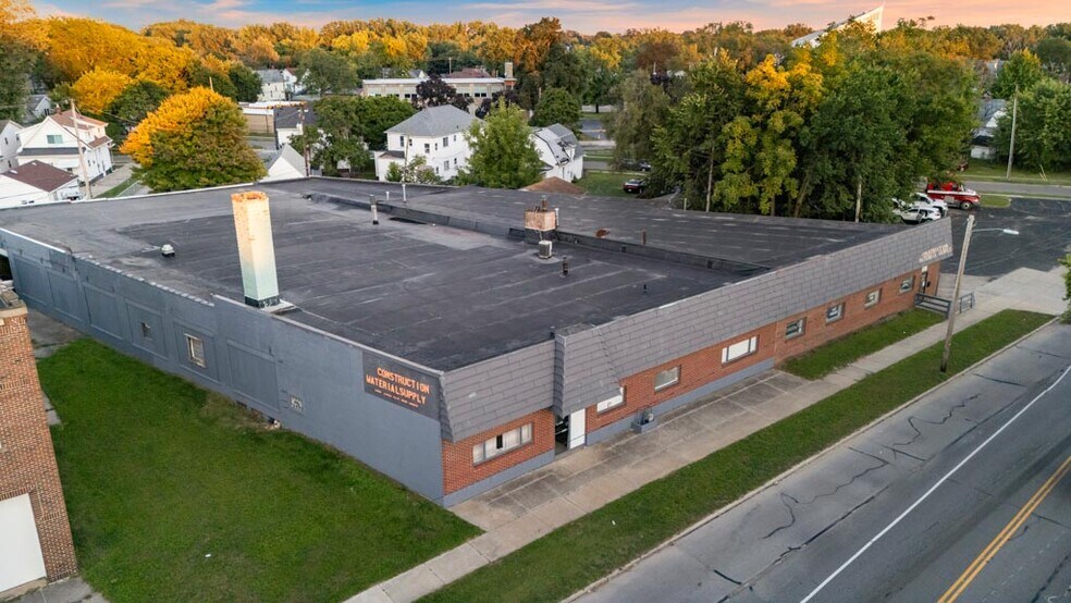 More Photos Of 223 Fearing Blvd, Toledo Freestanding For Lease