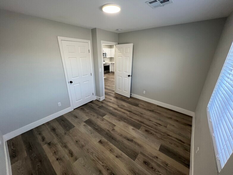 More Photos Of 3662 Park St, Las Vegas Industrial For Sale
