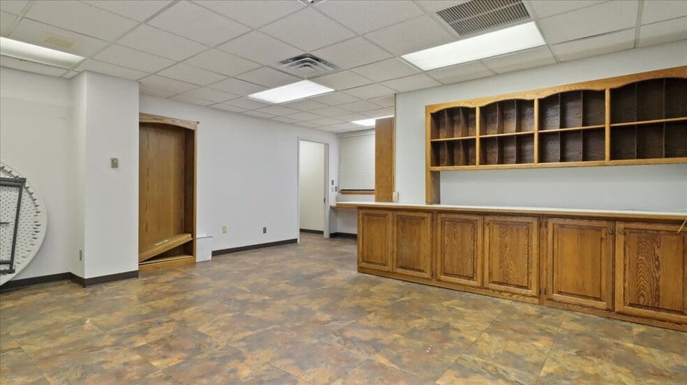 More Photos Of 1115 Alaska Ave, West Plains Hospital For Sale