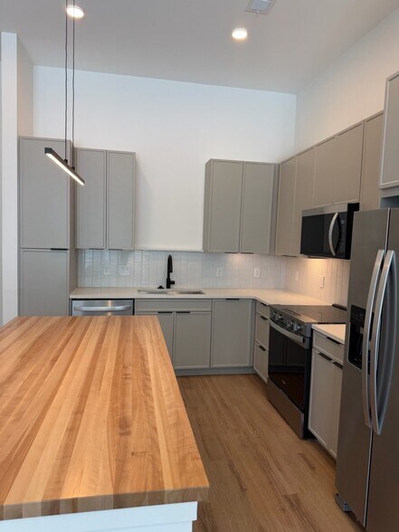 More Photos Of 912 2nd Ave N, Nashville Coworking Space