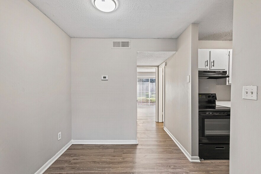 More Photos Of 107 Sterling Ct NW, Center Point Apartments For Sale