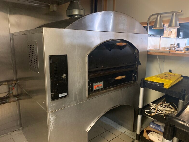 More Photos Of 48 School St, Lincoln Restaurant For Sale