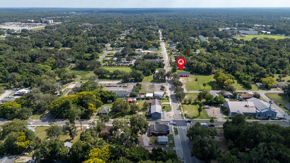 More Photos Of 918 S Adelle Ave, Deland Restaurant For Sale