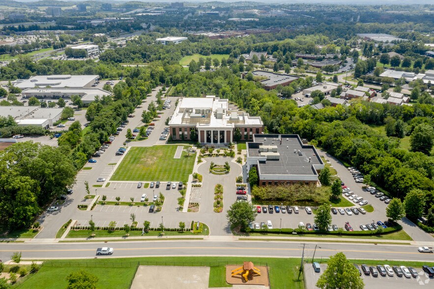 More Photos Of 389 Nichol Mill Ln, Franklin Unknown For Lease