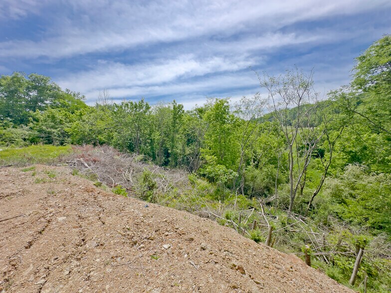 More Photos Of 650 Black Creek Rd, Fultondale Land For Lease