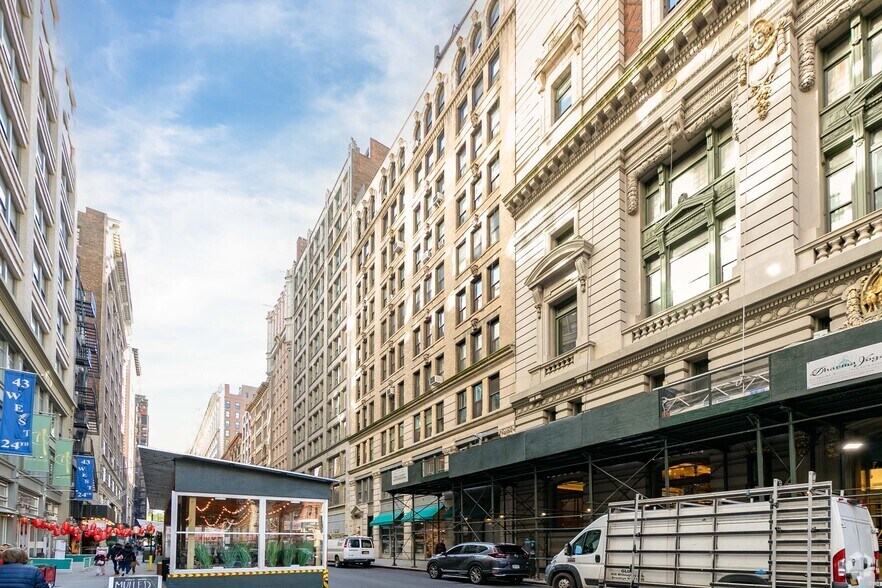 More Photos Of 44 W 24th St, New York Apartments For Lease