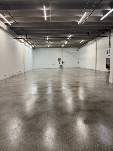 More Photos Of 4093 N 28th Way, Hollywood Warehouse For Lease