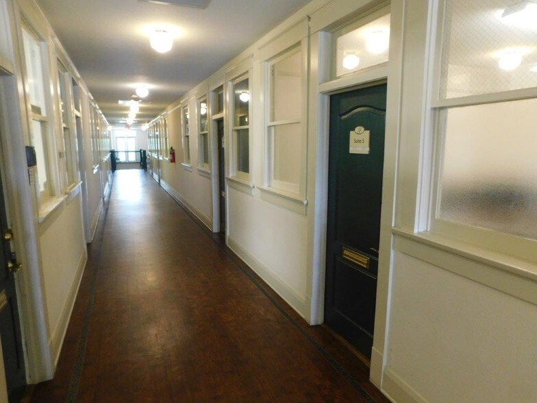 More Photos Of 120 E Pine St, Lakeland Office For Lease