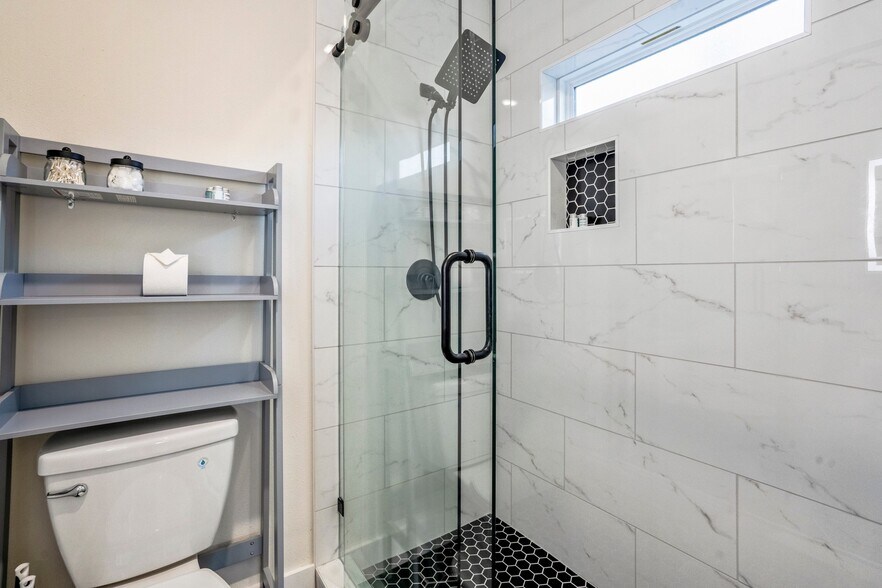 More Photos Of 5 Estelle St, Houston Multifamily For Sale