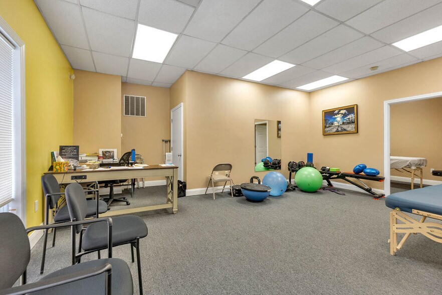 More Photos Of 3420 4th Ave, Beaver Falls Storefront Retail Office For Sale