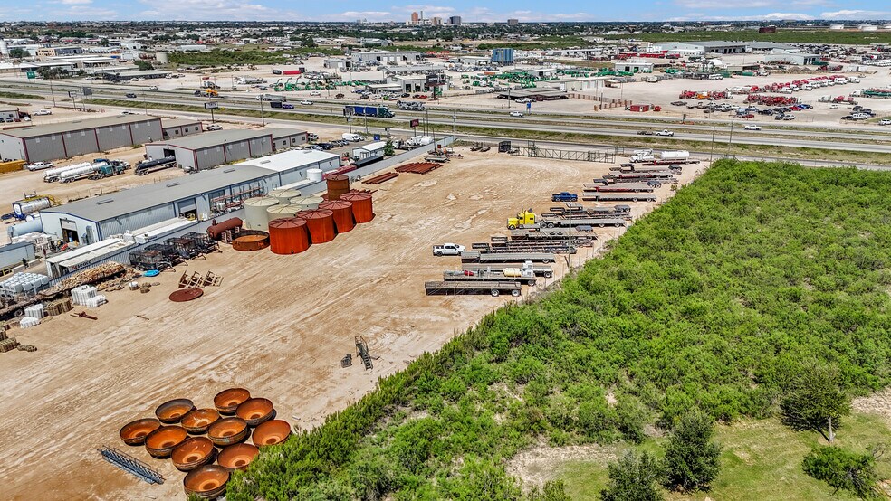 More Photos Of 2828 Interstate 20, Midland Flex For Sale