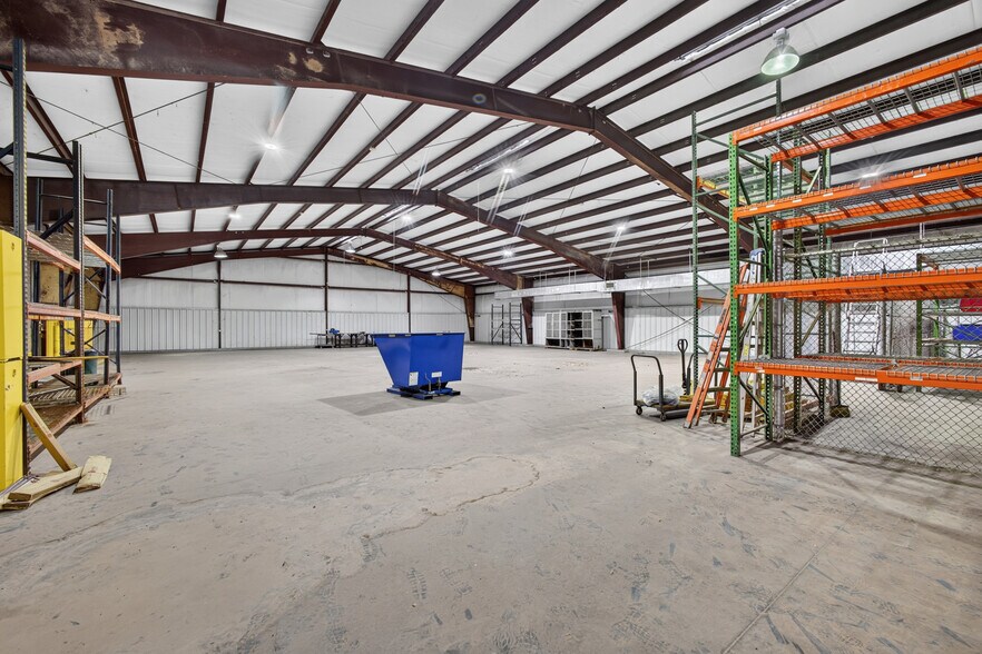 More Photos Of 906 S Eastern Ave, Elk City Warehouse For Sale