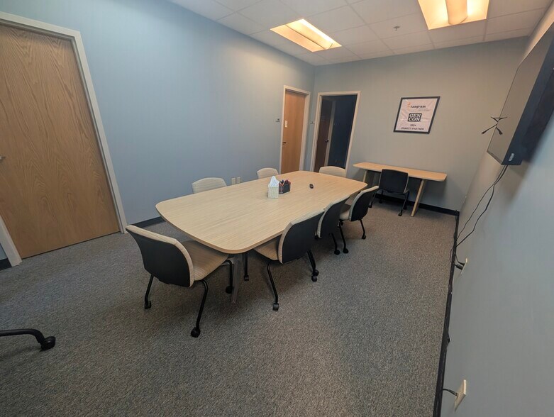 More Photos Of 5155 Pennwood Dr, Indianapolis Office For Sale