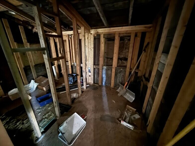 More Photos Of 2450 River Rd, Cincinnati Multifamily For Sale
