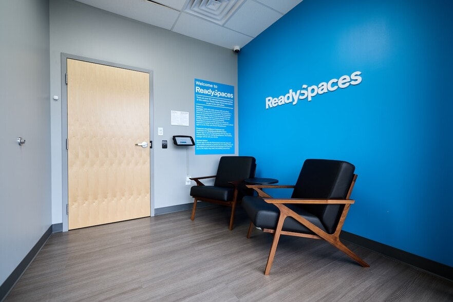 More Photos Of 1255 La Quinta Dr, Orlando Warehouse For Lease