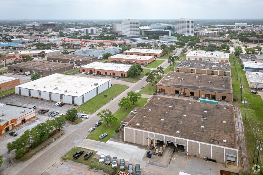 More Photos Of 5700-5710 Savoy Ln, Houston Warehouse For Lease