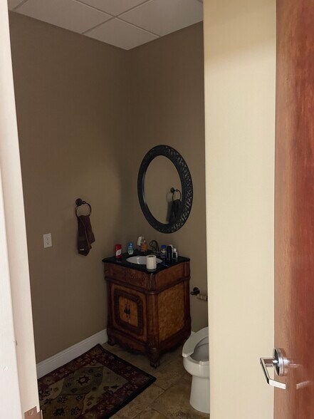 More Photos Of 3239 Old Winter Garden Rd, Orlando Flex For Sale