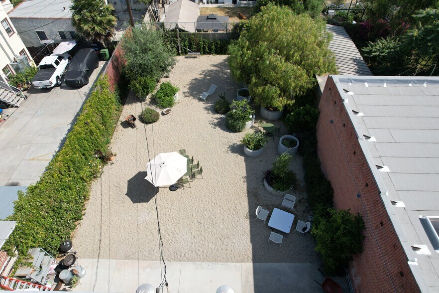More Photos Of 4745 W Washington Blvd, Los Angeles Storefront Retail Office For Sale
