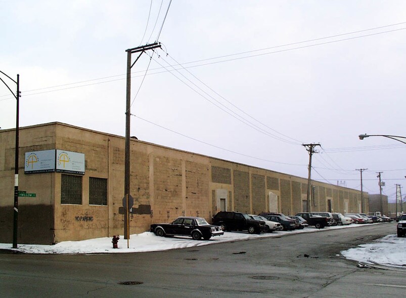 More Photos Of 1731-1749 N Elston Ave, Chicago General Retail For Lease