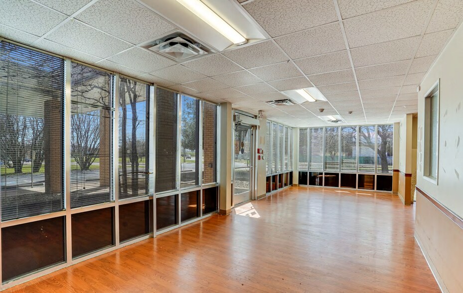 More Photos Of 3601 Manor Rd, Austin Medical For Sale